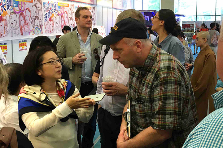美國有機貿易協會代表參訪里仁「誠食互助匯」展館