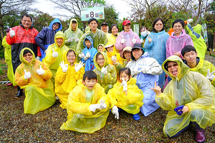 春天好種樹，慈心基金會與臺中市政府、林務局一起植樹愛地球