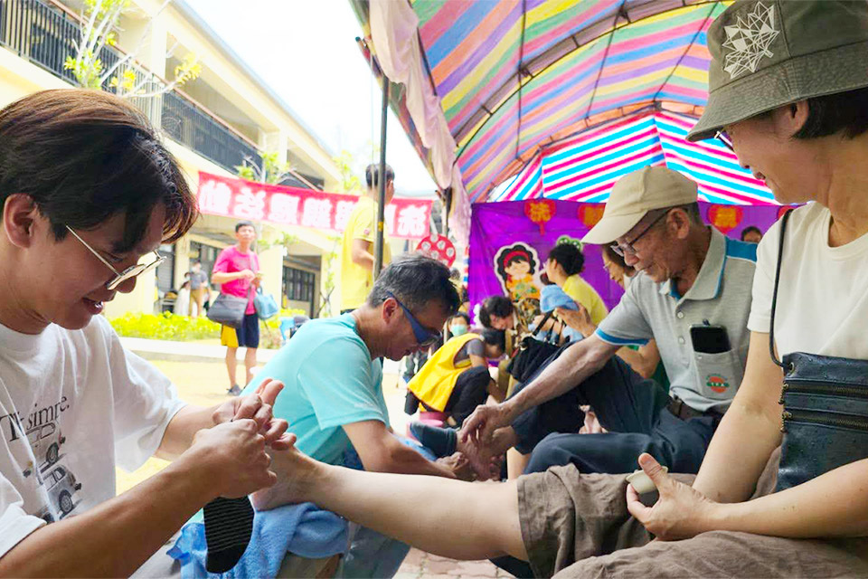 表揚模範母親，弘揚孝親精神！福智 2025 愛在飛揚感恩活動圓滿