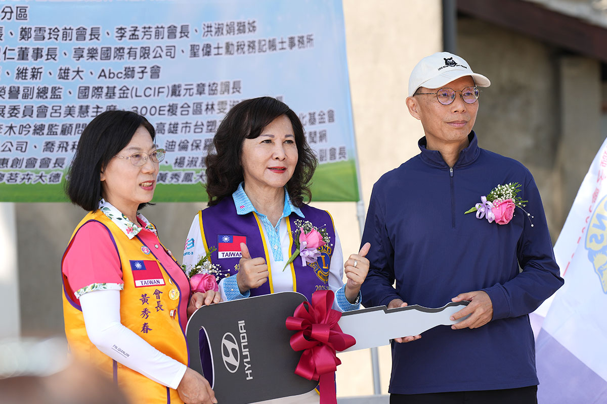 慈心基金會獲贈「種樹資材車」，感謝蕙新獅子會支持永續造林