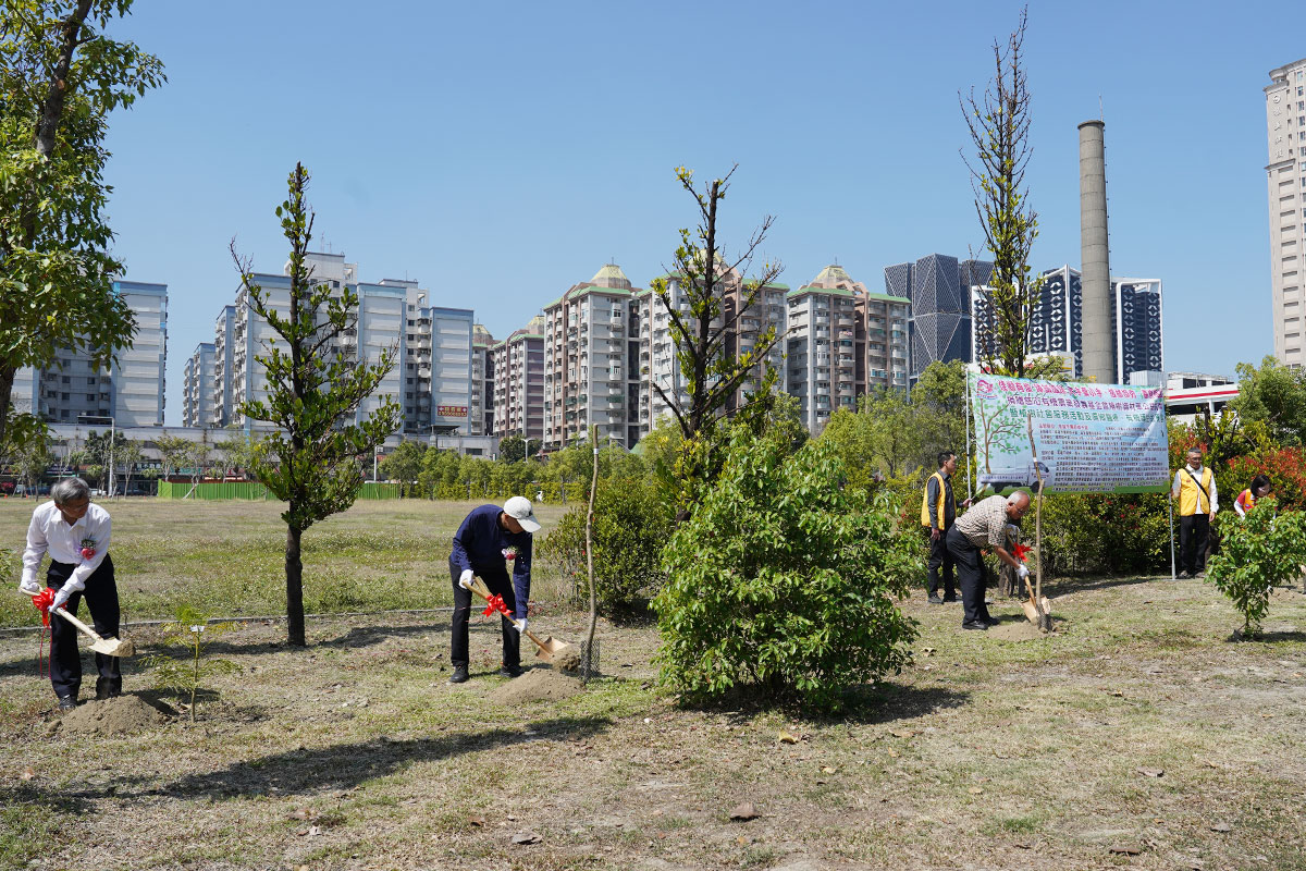 慈心基金會獲贈「種樹資材車」，感謝蕙新獅子會支持永續造林