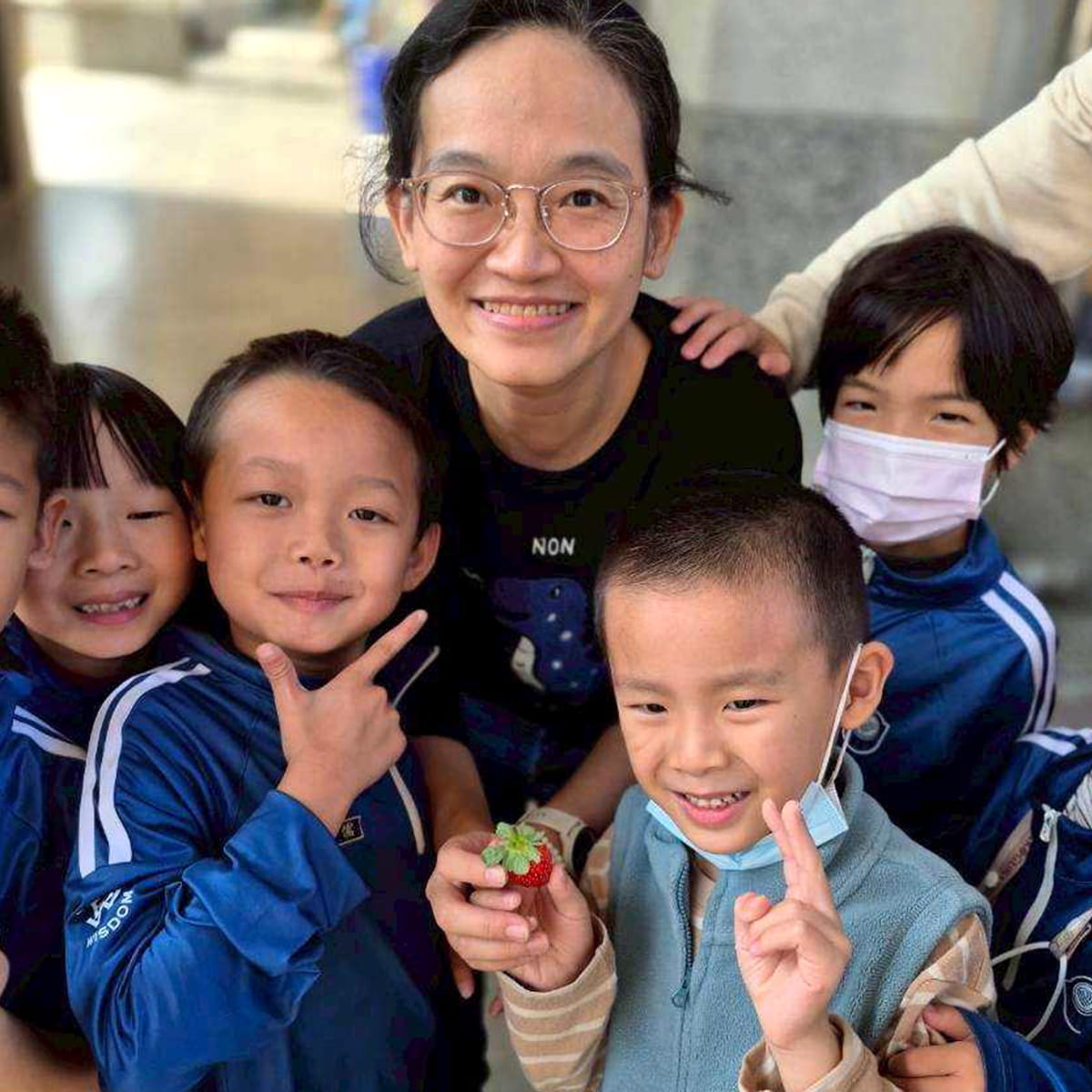 種植草莓練心性！福智食農教育讓學子收穫心靈果實