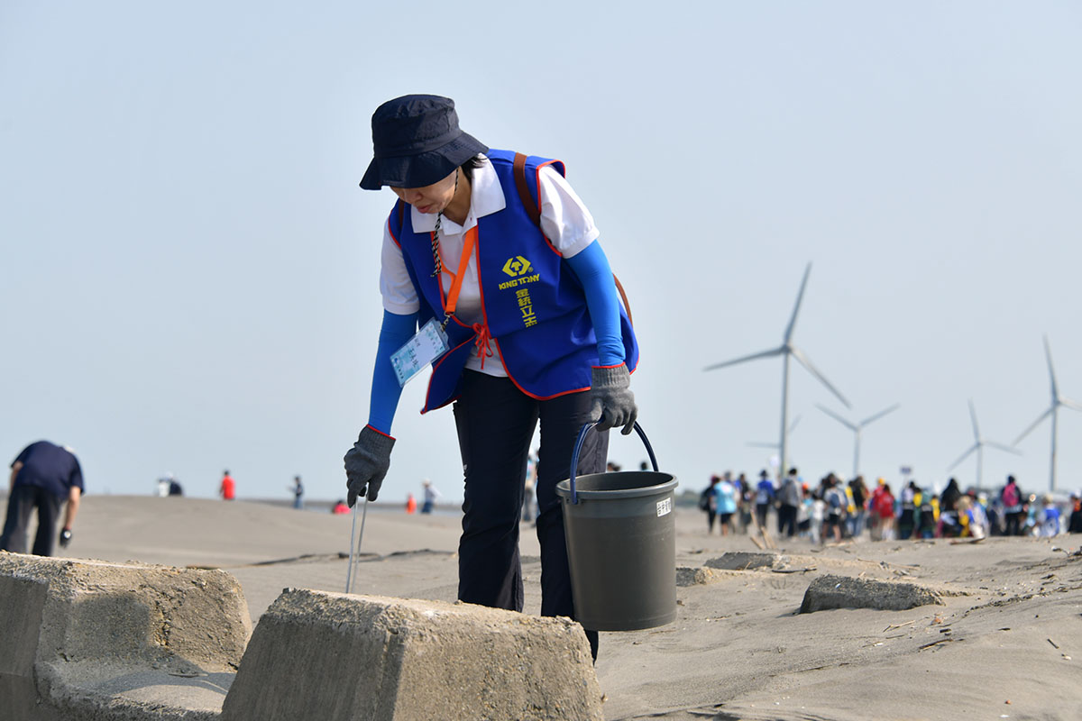 福智文教聯合中臺灣 36 家企業淨灘，實踐環境社會責任！