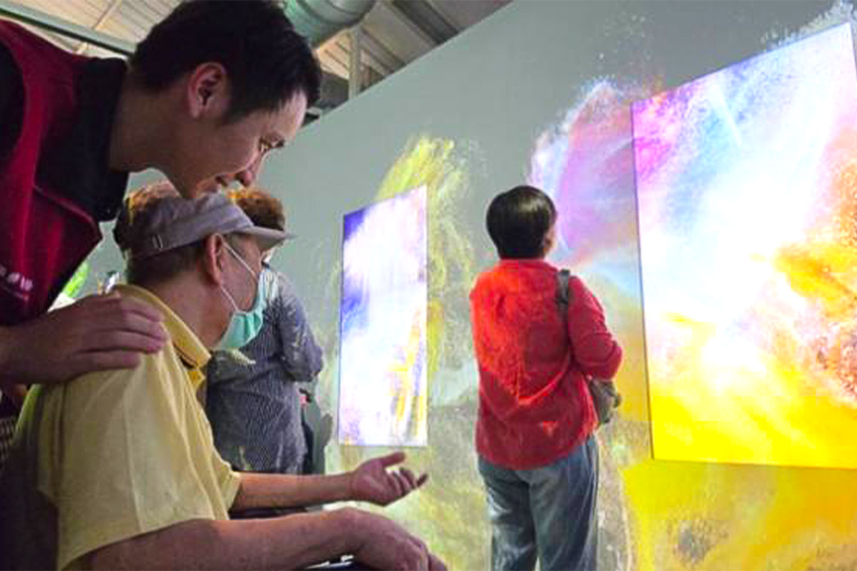 《流光藝境》桃園圓滿,公益觀展傳遞溫暖,臺北松菸 1 月登場
