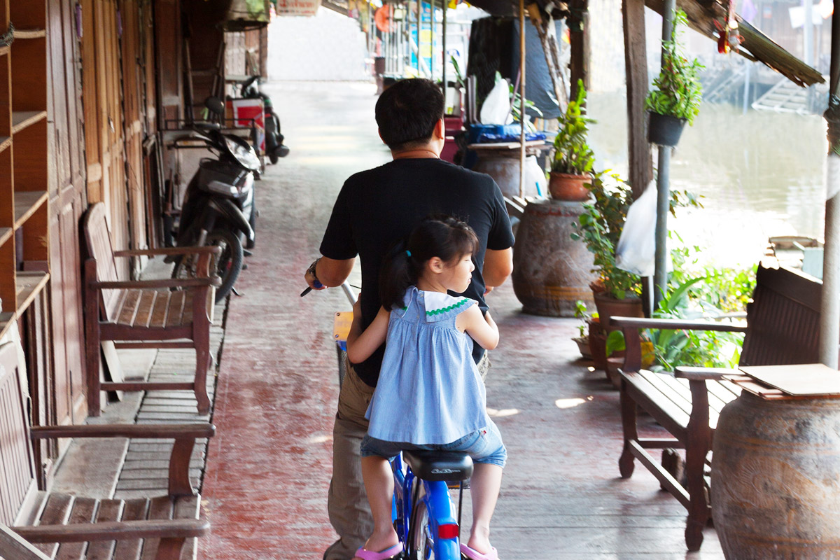 父親．單車．小女孩
