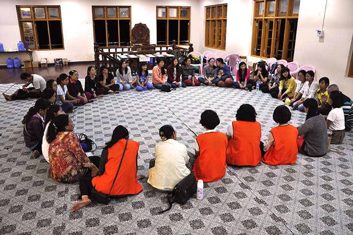 國際弘化選粹：教師營，在紗籠飄逸的緬甸