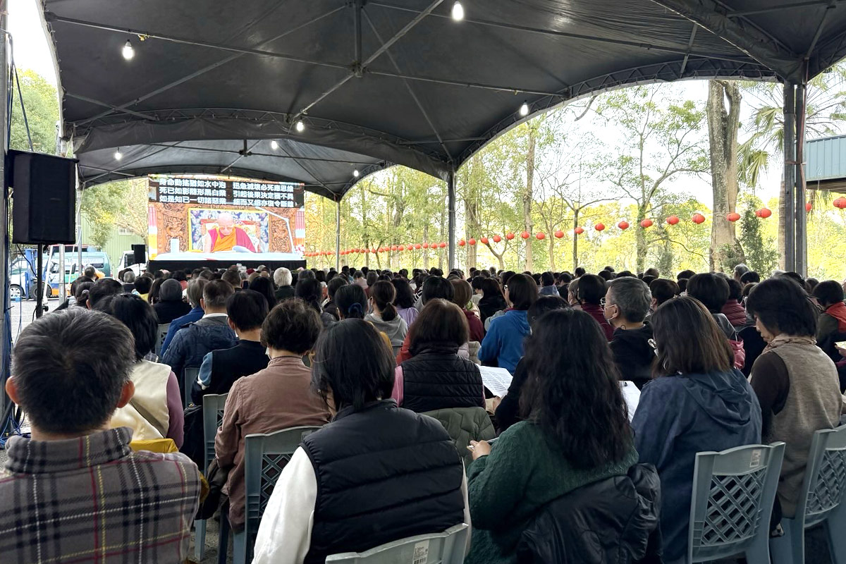 哲蚌赤蘇仁波切傳授《語加持》《功德之本頌》《三主要道》精彩報導