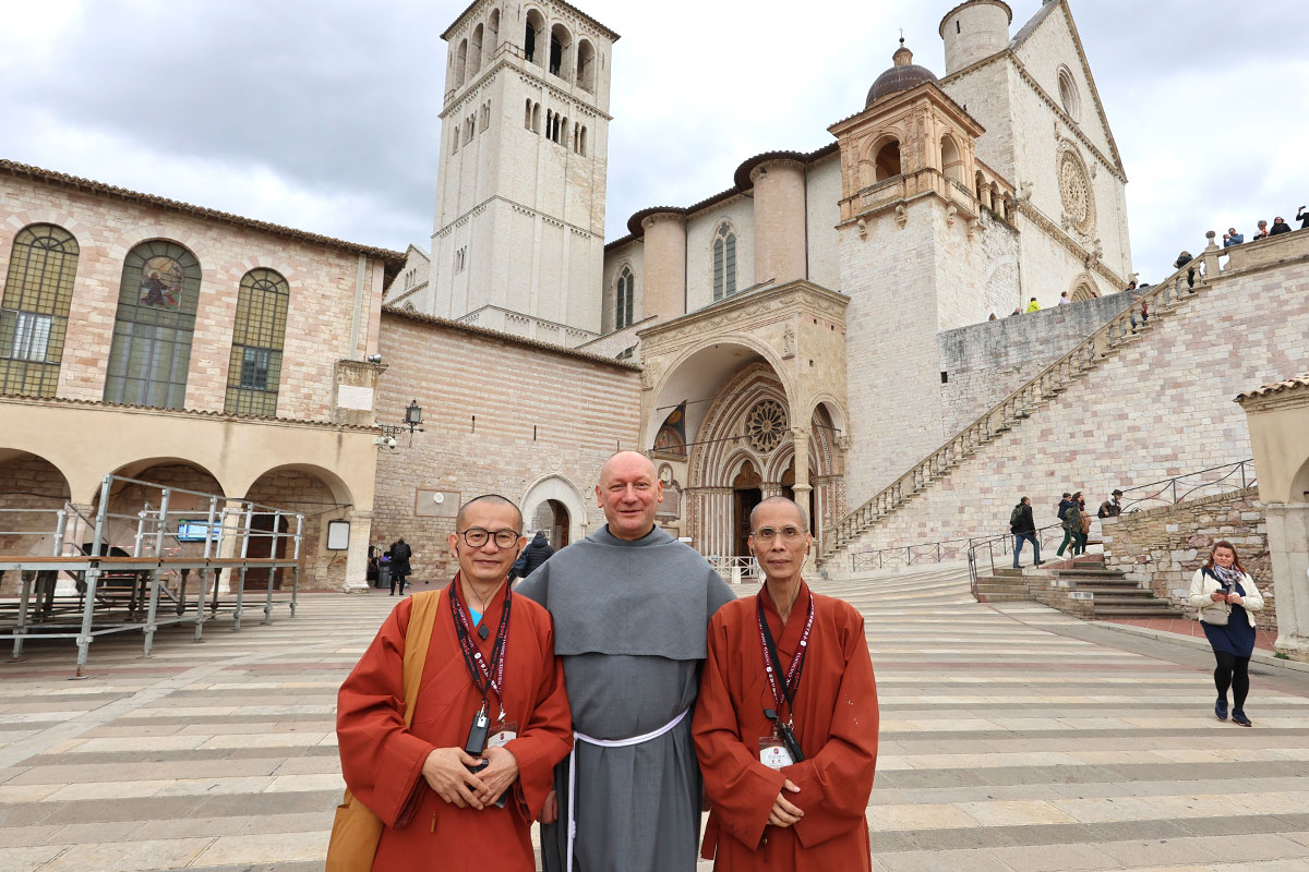 福智僧團赴梵蒂岡參加紀念活動，跨宗教祝福世界和平
