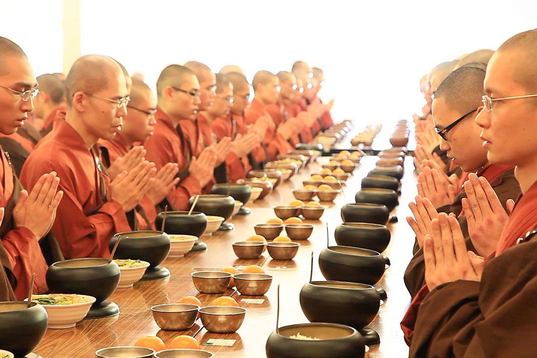 2026 起，信眾供養比丘僧團齋僧款將整體運用於膳食辦道與弘法