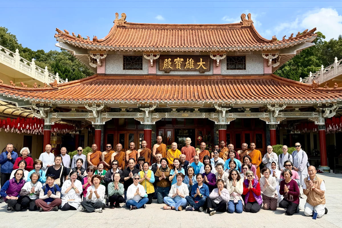 響應「為世界和平而走！」福智僧團與傳心齋僧護持國際僧侶